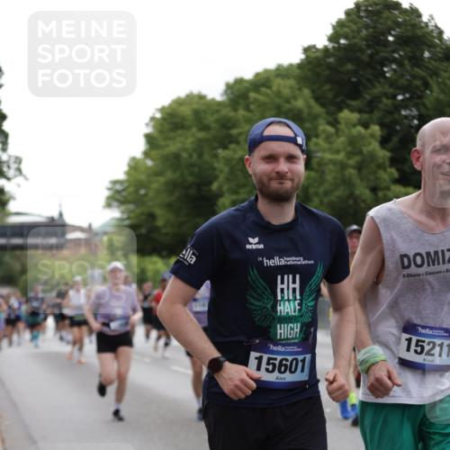 29.06.2025 - hella hamburg halbmarathon Jannik Wohlers http://msf.ph/oto/8280139 29.06.2025 10:34:58 Lombardsbrücke 1717, 1821, 2001, 2198, 2376, 2751, 3828, 3958, 4333, 4703, 4704, 4965, 5027, 5240, 5531, 5793, 6029, 6189, 6365, 6471, 6746, 6859, 7267, 7927, 8249, 8296, 8567, 9470, 10393, 10531, 10565, 11233, 11320, 11359, 11565, 11838, 11839, 11886, 12062, 12326, 12338, 12625, 13414, 13539, 13805, 14392, 14735, 15211, 15601, 15704, 15783, 16002, 16010, 16431, 16690, 16710, 16860, 17331, 17526, 17689, 17690, 17749, 17883, 17935, 17974, 18054, 18269, 18375, 18823, 18912, 19061 meine-sportfotos.de
