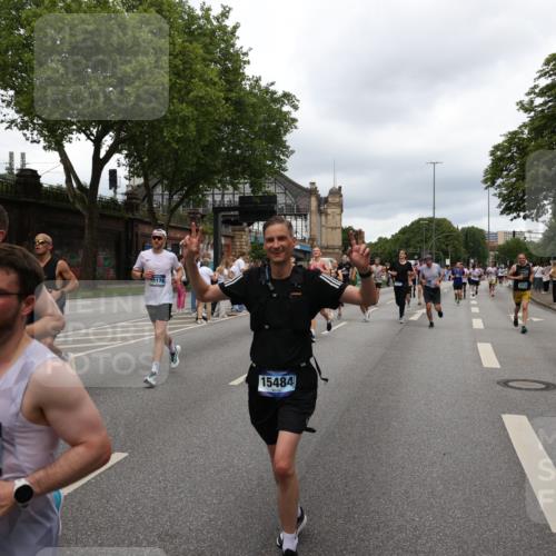 29.06.2025 - hella hamburg halbmarathon Yannick Fuchs http://msf.ph/oto/8280150 29.06.2025 10:49:40 20KM 1179, 1193, 1834, 2612, 3058, 3668, 4951, 5643, 5672, 6569, 6591, 6924, 7147, 7594, 7976, 8255, 8573, 8691, 9361, 9562, 10582, 11039, 12196, 12545, 13234, 13236, 13470, 13474, 14365, 15184, 15300, 15484, 15584, 15818, 15884, 16176, 16213, 16375, 16401, 16521, 16786, 17133, 17259, 17615, 17640, 17642, 17734, 17940, 18064, 18212, 18290, 18325, 18340, 18495, 18741, 18746, 18835, 19120, 19152 meine-sportfotos.de