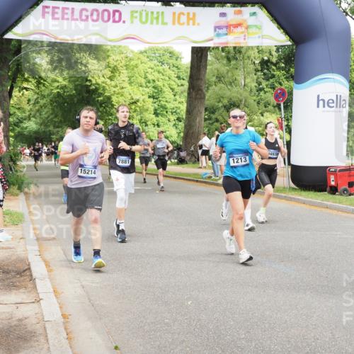 29.06.2025 - hella hamburg halbmarathon MichiJ http://msf.ph/oto/8280184 29.06.2025 10:57:40 Zwischen KM18-KM19 1213, 2110, 4007, 7881, 8055, 14679, 15214, 15531, 16323, 16938 meine-sportfotos.de