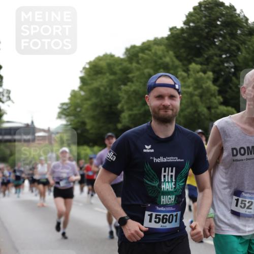 29.06.2025 - hella hamburg halbmarathon Jannik Wohlers http://msf.ph/oto/8280187 29.06.2025 10:34:58 Lombardsbrücke 1717, 1821, 2001, 2198, 2376, 2751, 3828, 3958, 4333, 4703, 4704, 4965, 5027, 5240, 5531, 5793, 6029, 6189, 6365, 6471, 6746, 6859, 7267, 7927, 8249, 8296, 8567, 9470, 10393, 10531, 10565, 11233, 11320, 11359, 11565, 11838, 11839, 11886, 12062, 12326, 12338, 12625, 13414, 13539, 13805, 14392, 14735, 15211, 15601, 15704, 15783, 16002, 16010, 16431, 16690, 16710, 16860, 17331, 17526, 17689, 17690, 17749, 17883, 17935, 17974, 18054, 18269, 18375, 18823, 18912, 19061 meine-sportfotos.de