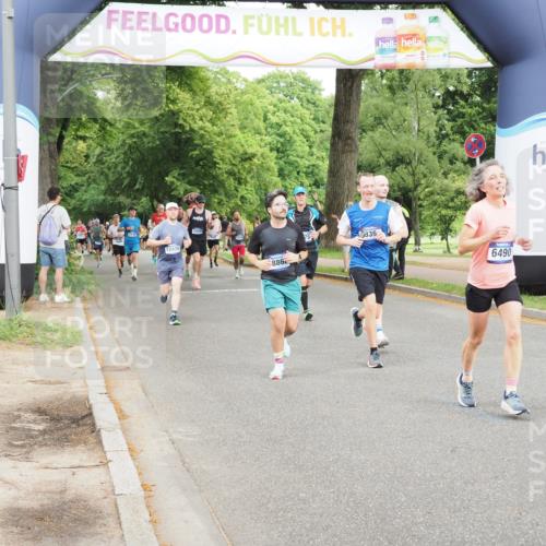 29.06.2025 - hella hamburg halbmarathon MichiJ http://msf.ph/oto/8280207 29.06.2025 10:32:05 Zwischen KM18-KM19 3124, 5275, 6490, 6705, 7451, 9043, 13398, 13746, 14385, 18868 meine-sportfotos.de