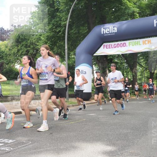 29.06.2025 - hella hamburg halbmarathon KatJ http://msf.ph/oto/8280282 29.06.2025 10:40:44 Zwischen KM18-KM19 1267, 2771, 3334, 5077, 6723, 7509, 7918, 8335 meine-sportfotos.de