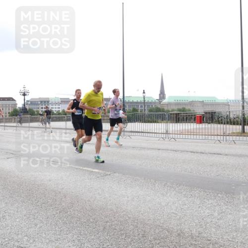 29.06.2025 - hella hamburg halbmarathon Lena Gebhardt http://msf.ph/oto/8280287 29.06.2025 10:35:16 Lombardsbrücke 13539, 17690, 1284, 1497, 1717, 1786, 1821, 1849, 2001, 2198, 2355, 2376, 2751, 3409, 3828, 3958, 4333, 4564, 4703, 4704, 4884, 4965, 5027, 5240, 5531, 5793, 6029, 6189, 6310, 6335, 6365, 6379, 6381, 6397, 6471, 6746, 6803, 6859, 7267, 7299, 7927, 8249, 8296, 8369, 8567, 8793, 9248, 9470, 10358, 10393, 10464, 10531, 10565, 10606, 11233, 11320, 11359, 11565, 11646, 11838, 11839, 11886, 12019, 12062, 12236, 12326, 12764 meine-sportfotos.de