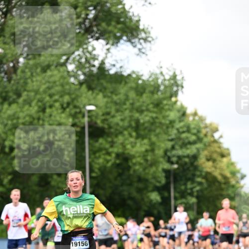 29.06.2025 - hella hamburg halbmarathon Dr. Thomas Lammeyer http://msf.ph/oto/8280375 29.06.2025 10:36:48 Kennedybrücke 1237, 1640, 1647, 2268, 2959, 3391, 3660, 3670, 3708, 3753, 4857, 5110, 5783, 5871, 6228, 6252, 6312, 6315, 6642, 7135, 7387, 7531, 7749, 7750, 7789, 8170, 8625, 8840, 8914, 9010, 9034, 9188, 9542, 9765, 9812, 10002, 10013, 10203, 10354, 10470, 10624, 10828, 11076, 11205 meine-sportfotos.de