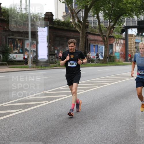 29.06.2025 - hella hamburg halbmarathon Yannick Fuchs http://msf.ph/oto/8280389 29.06.2025 10:37:26 20KM 1353, 1675, 1735, 2653, 4229, 4318, 5011, 5124, 5477, 9364, 9371, 9534, 10099, 10251, 11177, 11907, 12723, 12839, 13746, 13807, 14226, 14447, 14560, 14813, 15255, 15297, 15301, 15328, 15535, 15706, 15851, 15921, 16333, 16677, 17733, 17911, 18004, 18274, 18275, 18304, 18659, 18680, 18987, 19009 meine-sportfotos.de