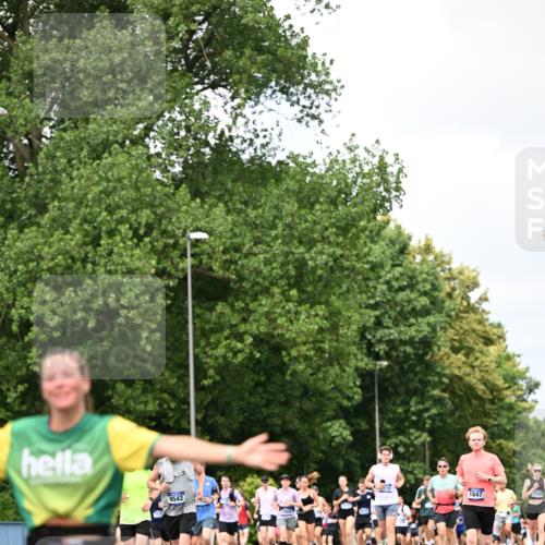 29.06.2025 - hella hamburg halbmarathon Dr. Thomas Lammeyer http://msf.ph/oto/8280505 29.06.2025 10:36:49 Kennedybrücke 1237, 1647, 2268, 2959, 3391, 3660, 3670, 3708, 3753, 4857, 5110, 5783, 5871, 6228, 6252, 6642, 7135, 7387, 7531, 7749, 7750, 7789, 8170, 8625, 8840, 8914, 9010, 9034, 9188, 9542, 9765, 9812, 10002, 10013, 10203, 10470, 10624, 10828, 11076, 11205 meine-sportfotos.de