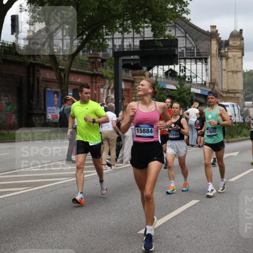 29.06.2025 - hella hamburg halbmarathon Yannick Fuchs http://msf.ph/oto/8280538 29.06.2025 10:49:42 20KM 1179, 1180, 1193, 1834, 2612, 3058, 3668, 4951, 5643, 5672, 6569, 6591, 6924, 7147, 7594, 7742, 7976, 8255, 8573, 8639, 9361, 9562, 11039, 12196, 12545, 13234, 13474, 14365, 15184, 15484, 15584, 15818, 15884, 16176, 16213, 16375, 16401, 16521, 16786, 17133, 17259, 17615, 17640, 17642, 17734, 17940, 18064, 18212, 18325, 18340, 18495, 18741, 18746, 18835, 19120, 19152 meine-sportfotos.de
