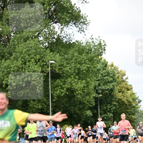 29.06.2025 - hella hamburg halbmarathon Dr. Thomas Lammeyer http://msf.ph/oto/8280546 29.06.2025 10:36:49 Kennedybrücke 1237, 1647, 2268, 2959, 3391, 3660, 3670, 3708, 3753, 4857, 5110, 5783, 5871, 6228, 6252, 6642, 7135, 7387, 7531, 7749, 7750, 7789, 8170, 8625, 8840, 8914, 9010, 9034, 9188, 9542, 9765, 9812, 10002, 10013, 10203, 10470, 10624, 10828, 11076, 11205 meine-sportfotos.de