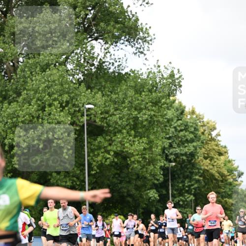 29.06.2025 - hella hamburg halbmarathon Dr. Thomas Lammeyer http://msf.ph/oto/8280564 29.06.2025 10:36:49 Kennedybrücke 1237, 1647, 2268, 2959, 3391, 3660, 3670, 3708, 3753, 4857, 5110, 5783, 5871, 6228, 6252, 6642, 7135, 7387, 7531, 7749, 7750, 7789, 8170, 8625, 8840, 8914, 9010, 9034, 9188, 9542, 9765, 9812, 10002, 10013, 10203, 10470, 10624, 10828, 11076, 11205 meine-sportfotos.de