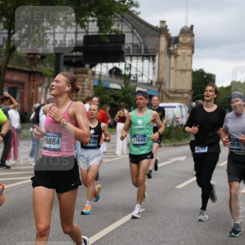 29.06.2025 - hella hamburg halbmarathon Yannick Fuchs http://msf.ph/oto/8280616 29.06.2025 10:49:42 20KM 1179, 1180, 1193, 1834, 2612, 3058, 3668, 4951, 5643, 5672, 6569, 6591, 6924, 7147, 7594, 7742, 7976, 8255, 8573, 8639, 9361, 9562, 11039, 12196, 12545, 13234, 13474, 14365, 15184, 15484, 15584, 15818, 15884, 16176, 16213, 16375, 16401, 16521, 16786, 17133, 17259, 17615, 17640, 17642, 17734, 17940, 18064, 18212, 18325, 18340, 18495, 18741, 18746, 18835, 19120, 19152 meine-sportfotos.de