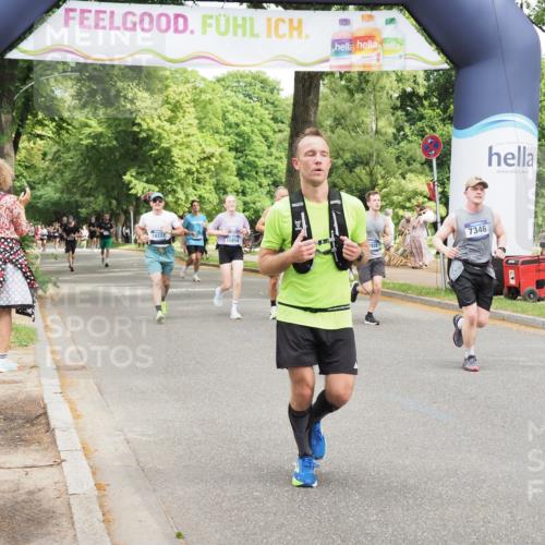 29.06.2025 - hella hamburg halbmarathon MichiJ http://msf.ph/oto/8280662 29.06.2025 10:57:43 Zwischen KM18-KM19 1213, 4007, 7346, 7881, 8001, 8055, 12928, 14679, 15214, 16323, 16938 meine-sportfotos.de
