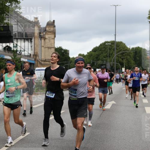 29.06.2025 - hella hamburg halbmarathon Yannick Fuchs http://msf.ph/oto/8280666 29.06.2025 10:49:43 20KM 1179, 1180, 1193, 1834, 2612, 2982, 3058, 3668, 4951, 5643, 5672, 6569, 6591, 6924, 7147, 7594, 7742, 7976, 8255, 8573, 8639, 9361, 9562, 11039, 11309, 12196, 12545, 13474, 14365, 15184, 15484, 15584, 15818, 15884, 16176, 16375, 16401, 16521, 16786, 17133, 17259, 17615, 17640, 17642, 17734, 18064, 18125, 18212, 18325, 18340, 18495, 18741, 18746, 18835, 19120, 19152 meine-sportfotos.de