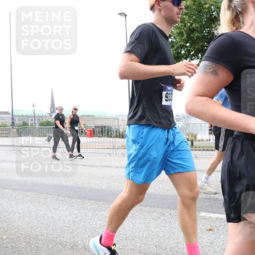 29.06.2025 - hella hamburg halbmarathon Lena Gebhardt http://msf.ph/oto/8280688 29.06.2025 10:46:30 Lombardsbrücke 1371, 1375, 1429, 1465, 1532, 1608, 1837, 1999, 2162, 2423, 2500, 2697, 2773, 2813, 2951, 3277, 3406, 3407, 3410, 3469, 3734, 4119, 4202, 4223, 4296, 4342, 4355, 4448, 4604, 5697, 5700, 5703, 5769, 5770, 5854, 5892, 6068, 6124, 6161, 6392, 7303, 7364, 7368, 7374, 7767, 7827, 7894, 7960, 7983, 8047, 8477, 8551, 8700, 9129, 9337, 9445, 9691, 10153, 10230, 11358, 11361, 11876, 11910, 12298, 12333, 12507, 12522, 13969, 14261, 15852, 16882, 16987 meine-sportfotos.de