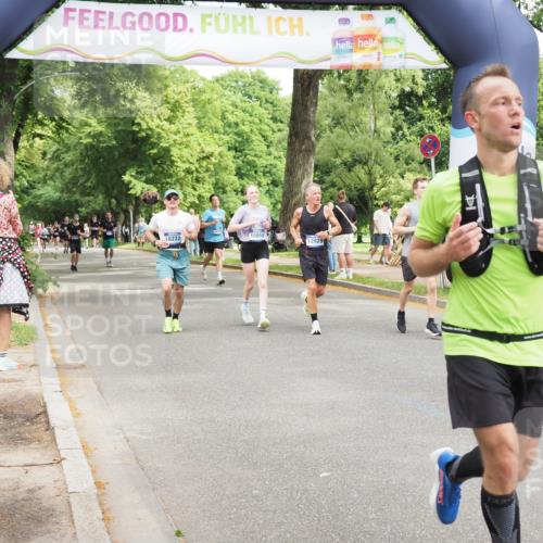29.06.2025 - hella hamburg halbmarathon MichiJ http://msf.ph/oto/8280693 29.06.2025 10:57:44 Zwischen KM18-KM19 1213, 7346, 7881, 8001, 8055, 10858, 12928, 12929, 14679, 15214, 16323, 16938 meine-sportfotos.de