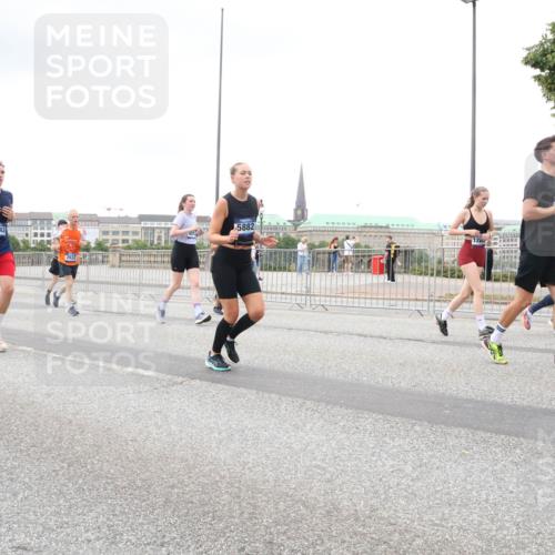29.06.2025 - hella hamburg halbmarathon Lena Gebhardt http://msf.ph/oto/8280709 29.06.2025 10:54:55 Lombardsbrücke 16443, 58820, 550, 12, 1013, 1198, 2084, 2090, 2244, 2452, 2532, 2566, 2586, 2632, 3002, 3274, 3761, 3795, 4191, 4192, 4971, 5185, 5216, 5392, 5500, 5727, 5882, 5993, 6023, 6279, 6395, 6396, 6839, 6944, 6982, 7238, 7766, 7986, 8012, 8186, 8403, 9521, 9596, 10109, 10331, 10458, 10471, 10686, 11033, 11226, 11287, 11567, 11569, 11737, 11788, 11908, 12147, 12148, 12240, 12268, 12270, 12930, 13272, 13283, 13548, 13944, 13945, 13979, 13980, 14515 meine-sportfotos.de
