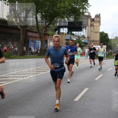29.06.2025 - hella hamburg halbmarathon Yannick Fuchs http://msf.ph/oto/8280733 29.06.2025 10:37:26 20KM 1353, 1675, 1735, 2653, 4229, 4318, 5011, 5124, 5477, 9364, 9371, 9534, 10099, 10251, 11177, 11907, 12723, 12839, 13746, 13807, 14226, 14447, 14560, 14813, 15255, 15297, 15301, 15328, 15535, 15706, 15851, 15921, 16333, 16677, 17733, 17911, 18004, 18274, 18275, 18304, 18659, 18680, 18987, 19009 meine-sportfotos.de