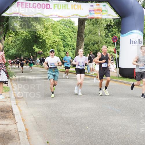 29.06.2025 - hella hamburg halbmarathon MichiJ http://msf.ph/oto/8280793 29.06.2025 10:57:45 Zwischen KM18-KM19 7346, 7881, 8001, 8055, 10858, 12928, 12929, 14679, 15214, 16776, 16938 meine-sportfotos.de