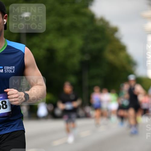 29.06.2025 - hella hamburg halbmarathon Dr. Thomas Lammeyer http://msf.ph/oto/8280824 29.06.2025 10:15:47 Kennedybrücke 1062, 1790, 2661, 3746, 3837, 5254, 6966, 7370, 7474, 7571, 8368, 9119, 9254, 10042, 10428 meine-sportfotos.de