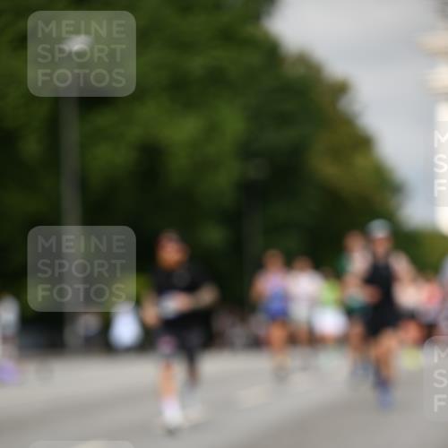 29.06.2025 - hella hamburg halbmarathon Dr. Thomas Lammeyer http://msf.ph/oto/8280882 29.06.2025 10:15:48 Kennedybrücke 1062, 1790, 2661, 3746, 3837, 5254, 6966, 7370, 7474, 7571, 8368, 9119, 9254, 10042 meine-sportfotos.de