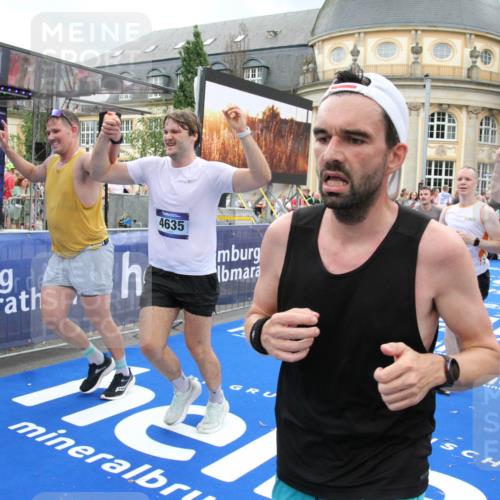 29.06.2025 - hella hamburg halbmarathon Michael Strokosch http://msf.ph/oto/8280912 29.06.2025 10:54:30 Ziel 1442, 3426, 3794, 4635, 4868, 6511, 6512, 7129, 8772, 11009, 11797, 11799, 12321, 12362, 15146, 16327, 19067 meine-sportfotos.de