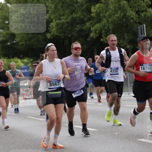 29.06.2025 - hella hamburg halbmarathon Jannik Wohlers http://msf.ph/oto/8280955 29.06.2025 10:35:03 Lombardsbrücke 1717, 1786, 1821, 2001, 2198, 2787, 3828, 3958, 4333, 4703, 4704, 4965, 5240, 5531, 5793, 6029, 6365, 6381, 6471, 6746, 6859, 6867, 8249, 8296, 8567, 9342, 9470, 10393, 10531, 10565, 11320, 11565, 11838, 11839, 12062, 12326, 12338, 12625, 12851, 13240, 13805, 14392, 14735, 15032, 15211, 15601, 15704, 16690, 16710, 17331, 17689, 17868, 17883, 17935, 17974, 17998, 18036, 18054, 18269, 18292, 18361, 18375, 18823, 18912, 19061 meine-sportfotos.de