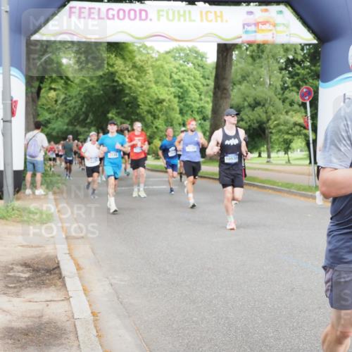 29.06.2025 - hella hamburg halbmarathon MichiJ http://msf.ph/oto/8280999 29.06.2025 10:32:08 Zwischen KM18-KM19 5275, 6490, 6705, 7451, 9081, 12438, 13398, 13746, 14385, 15185, 18868 meine-sportfotos.de