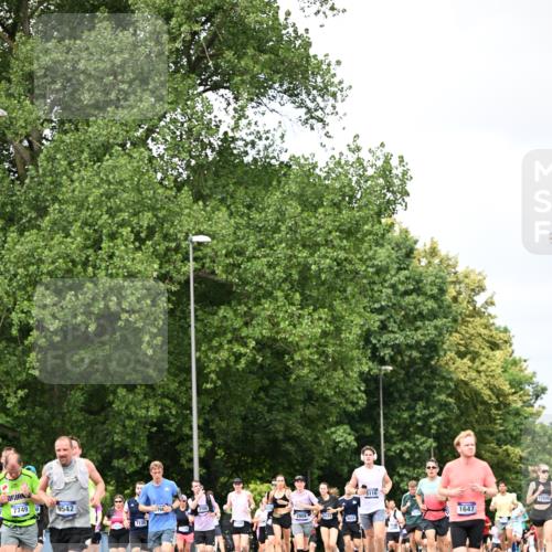 29.06.2025 - hella hamburg halbmarathon Dr. Thomas Lammeyer http://msf.ph/oto/8281004 29.06.2025 10:36:50 Kennedybrücke 1237, 1647, 2268, 2959, 3391, 3660, 3670, 3708, 3753, 4857, 5110, 5783, 5871, 6228, 6642, 7135, 7387, 7531, 7749, 7750, 7789, 8170, 8625, 8840, 8914, 9010, 9034, 9188, 9542, 9765, 9812, 10002, 10013, 10203, 10470, 10624, 10828, 11076, 11205 meine-sportfotos.de
