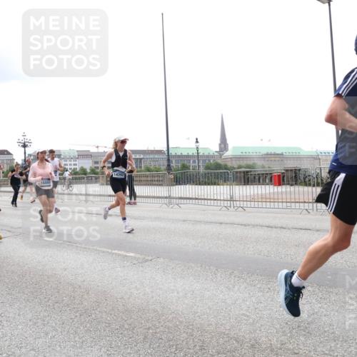 29.06.2025 - hella hamburg halbmarathon Lena Gebhardt http://msf.ph/oto/8281037 29.06.2025 10:35:18 Lombardsbrücke 6189, 1578, 16860, 14392, 1284, 1497, 1717, 1786, 1821, 1849, 2001, 2198, 2376, 2751, 2787, 3409, 3828, 3958, 4333, 4564, 4703, 4704, 4884, 4965, 5027, 5240, 5531, 5793, 6029, 6189, 6310, 6335, 6365, 6379, 6381, 6397, 6471, 6746, 6803, 6859, 7267, 7299, 7927, 8249, 8296, 8567, 9248, 9342, 9470, 10358, 10393, 10464, 10531, 10565, 10606, 11233, 11320, 11359, 11565, 11838, 11839, 11886, 12019, 12062, 12326, 12764 meine-sportfotos.de