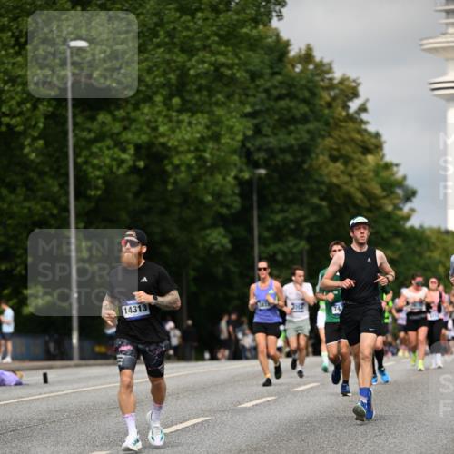 29.06.2025 - hella hamburg halbmarathon Dr. Thomas Lammeyer http://msf.ph/oto/8281082 29.06.2025 10:15:48 Kennedybrücke 1062, 1790, 2661, 3746, 3837, 5254, 6966, 7370, 7474, 7571, 8368, 9119, 9254, 10042 meine-sportfotos.de