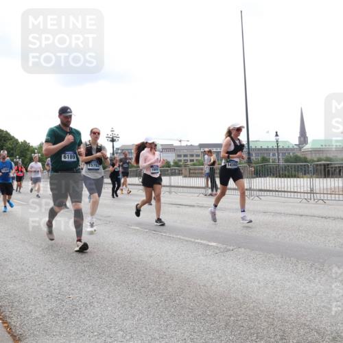 29.06.2025 - hella hamburg halbmarathon Lena Gebhardt http://msf.ph/oto/8281120 29.06.2025 10:35:19 Lombardsbrücke 17749, 6189, 15783, 16860, 1284, 1497, 1717, 1786, 1821, 1849, 2001, 2198, 2376, 2751, 2787, 3409, 3828, 3958, 4333, 4564, 4703, 4704, 4884, 4965, 5027, 5240, 5531, 5793, 6029, 6189, 6365, 6379, 6381, 6397, 6471, 6746, 6803, 6859, 6867, 7267, 7299, 7927, 8249, 8296, 8567, 9248, 9342, 9470, 10358, 10393, 10464, 10531, 10565, 10606, 11233, 11320, 11359, 11565, 11838, 11839, 11886, 12019, 12062, 12326, 12764 meine-sportfotos.de