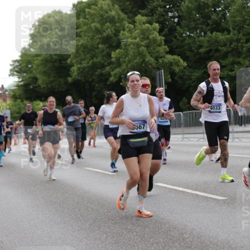 29.06.2025 - hella hamburg halbmarathon Jannik Wohlers http://msf.ph/oto/8281122 29.06.2025 10:35:05 Lombardsbrücke 1786, 1821, 2001, 2198, 2787, 3828, 3958, 4333, 4703, 4704, 4965, 5147, 5240, 5793, 6029, 6365, 6381, 6471, 6746, 6859, 6867, 7382, 8249, 8296, 8567, 9342, 9470, 10393, 10531, 10565, 10652, 11565, 11838, 11839, 12026, 12062, 12326, 12338, 12851, 13240, 13505, 13805, 14735, 15032, 15211, 15601, 15704, 16690, 16710, 17331, 17689, 17868, 17883, 17935, 17974, 17998, 18036, 18054, 18269, 18292, 18361, 18912, 19061 meine-sportfotos.de