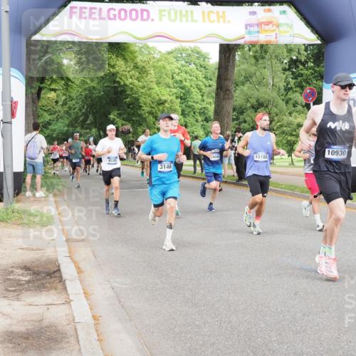 29.06.2025 - hella hamburg halbmarathon MichiJ http://msf.ph/oto/8281208 29.06.2025 10:32:10 Zwischen KM18-KM19 3146, 5275, 6490, 7451, 9081, 10930, 11153, 11346, 12438, 13398, 13746, 14690, 15185, 18868 meine-sportfotos.de