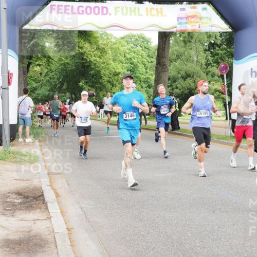 29.06.2025 - hella hamburg halbmarathon MichiJ http://msf.ph/oto/8281248 29.06.2025 10:32:10 Zwischen KM18-KM19 3146, 5275, 6490, 7451, 9081, 10930, 11153, 11346, 12438, 13398, 13746, 14690, 15185, 18868 meine-sportfotos.de