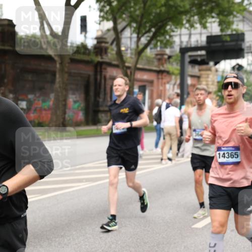 29.06.2025 - hella hamburg halbmarathon Yannick Fuchs http://msf.ph/oto/8281268 29.06.2025 10:49:45 20KM 1130, 1179, 1180, 1193, 2612, 2982, 3058, 3668, 4951, 5643, 5672, 6569, 6591, 6924, 7594, 7742, 7976, 8255, 8639, 8863, 9361, 9562, 11039, 11309, 12196, 12515, 12545, 13474, 14363, 14365, 14461, 15184, 15484, 15584, 15818, 15884, 16176, 16375, 16401, 16434, 16521, 16786, 17133, 17259, 17615, 17640, 17642, 17734, 18064, 18125, 18212, 18325, 18340, 18495, 18741, 18746, 18835, 19120, 19152 meine-sportfotos.de
