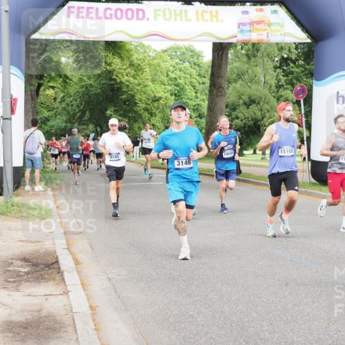 29.06.2025 - hella hamburg halbmarathon MichiJ http://msf.ph/oto/8281270 29.06.2025 10:32:10 Zwischen KM18-KM19 3146, 5275, 6490, 7451, 9081, 10930, 11153, 11346, 12438, 13398, 13746, 14690, 15185, 18868 meine-sportfotos.de