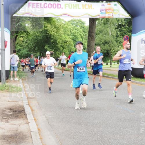 29.06.2025 - hella hamburg halbmarathon MichiJ http://msf.ph/oto/8281281 29.06.2025 10:32:10 Zwischen KM18-KM19 3146, 5275, 6490, 7451, 9081, 10930, 11153, 11346, 12438, 13398, 13746, 14690, 15185, 18868 meine-sportfotos.de