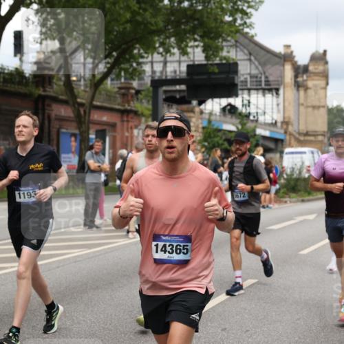 29.06.2025 - hella hamburg halbmarathon Yannick Fuchs http://msf.ph/oto/8281286 29.06.2025 10:49:45 20KM 1130, 1179, 1180, 1193, 2612, 2982, 3058, 3668, 4951, 5643, 5672, 6569, 6591, 6924, 7594, 7742, 7976, 8255, 8639, 8863, 9361, 9562, 11039, 11309, 12196, 12515, 12545, 13474, 14363, 14365, 14461, 15184, 15484, 15584, 15818, 15884, 16176, 16375, 16401, 16434, 16521, 16786, 17133, 17259, 17615, 17640, 17642, 17734, 18064, 18125, 18212, 18325, 18340, 18495, 18741, 18746, 18835, 19120, 19152 meine-sportfotos.de
