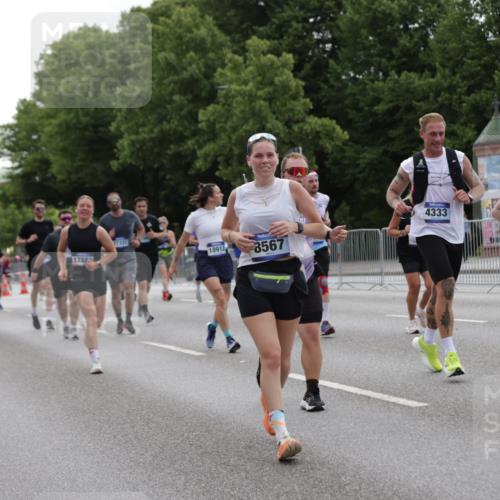 29.06.2025 - hella hamburg halbmarathon Jannik Wohlers http://msf.ph/oto/8281318 29.06.2025 10:35:05 Lombardsbrücke 1786, 1821, 2001, 2198, 2787, 3828, 3958, 4333, 4703, 4704, 4965, 5147, 5240, 5793, 6029, 6365, 6381, 6471, 6746, 6859, 6867, 7382, 8249, 8296, 8567, 9342, 9470, 10393, 10531, 10565, 10652, 11565, 11838, 11839, 12026, 12062, 12326, 12338, 12851, 13240, 13505, 13805, 14735, 15032, 15211, 15601, 15704, 16690, 16710, 17331, 17689, 17868, 17883, 17935, 17974, 17998, 18036, 18054, 18269, 18292, 18361, 18912, 19061 meine-sportfotos.de
