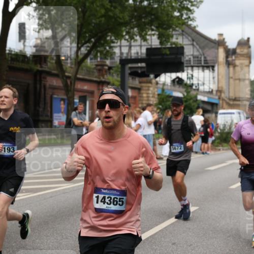 29.06.2025 - hella hamburg halbmarathon Yannick Fuchs http://msf.ph/oto/8281401 29.06.2025 10:49:45 20KM 1130, 1179, 1180, 1193, 2612, 2982, 3058, 3668, 4951, 5643, 5672, 6569, 6591, 6924, 7594, 7742, 7976, 8255, 8639, 8863, 9361, 9562, 11039, 11309, 12196, 12515, 12545, 13474, 14363, 14365, 14461, 15184, 15484, 15584, 15818, 15884, 16176, 16375, 16401, 16434, 16521, 16786, 17133, 17259, 17615, 17640, 17642, 17734, 18064, 18125, 18212, 18325, 18340, 18495, 18741, 18746, 18835, 19120, 19152 meine-sportfotos.de