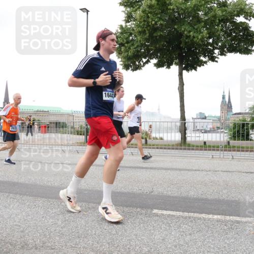 29.06.2025 - hella hamburg halbmarathon Lena Gebhardt http://msf.ph/oto/8281403 29.06.2025 10:54:57 Lombardsbrücke 1328, 2632, 16443, 1013, 1198, 2084, 2090, 2244, 2452, 2532, 2566, 2586, 2632, 3002, 3274, 3761, 4039, 4191, 4192, 5185, 5216, 5392, 5500, 5727, 5882, 5993, 6023, 6279, 6395, 6396, 6839, 6944, 6982, 7219, 7238, 7766, 7986, 8012, 8186, 8403, 8519, 9521, 9596, 10109, 10331, 10458, 10471, 10686, 11033, 11226, 11287, 11567, 11569, 11737, 11788, 11908, 12147, 12148, 12240, 12268, 12270, 12930, 13272, 13283, 13548, 13944, 13945, 13979, 13980, 14515 meine-sportfotos.de