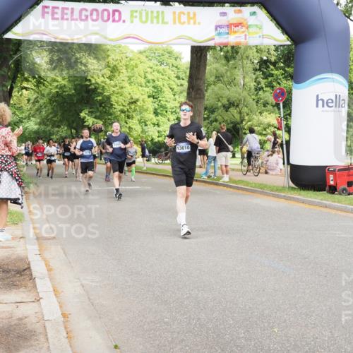 29.06.2025 - hella hamburg halbmarathon MichiJ http://msf.ph/oto/8281418 29.06.2025 10:57:57 Zwischen KM18-KM19 6166, 9280, 10775 meine-sportfotos.de