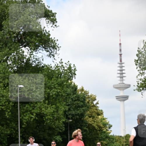 29.06.2025 - hella hamburg halbmarathon Dr. Thomas Lammeyer http://msf.ph/oto/8281475 29.06.2025 10:36:54 Kennedybrücke 1237, 1647, 2059, 2268, 2959, 3391, 3660, 3670, 3708, 3753, 4096, 4555, 5110, 5156, 5871, 6642, 6861, 7135, 7387, 7531, 7749, 7750, 7789, 8170, 8840, 8914, 9010, 9034, 9188, 9542, 9765, 9812, 10002, 10203, 10470, 10624, 10770, 11076 meine-sportfotos.de