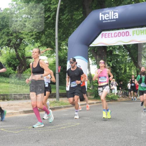 29.06.2025 - hella hamburg halbmarathon KatJ http://msf.ph/oto/8281481 29.06.2025 10:40:49 Zwischen KM18-KM19 1267, 2058, 2099, 2771, 5077, 6762, 7478, 7509 meine-sportfotos.de