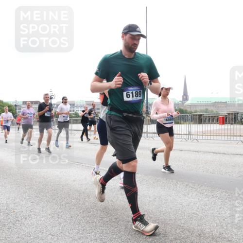 29.06.2025 - hella hamburg halbmarathon Lena Gebhardt http://msf.ph/oto/8281580 29.06.2025 10:35:20 Lombardsbrücke 17749, 118, 1284, 1123, 1132, 6189, 16860, 14392, 1284, 1497, 1717, 1786, 1821, 1849, 2001, 2198, 2376, 2751, 2787, 3409, 3828, 3958, 4333, 4564, 4703, 4704, 4884, 4965, 5027, 5147, 5240, 5531, 5793, 6029, 6189, 6365, 6379, 6381, 6397, 6471, 6746, 6803, 6859, 6867, 7267, 7299, 7382, 7927, 8249, 8296, 8567, 9248, 9342, 9470, 10358, 10393, 10464, 10531, 10565, 10606, 11233, 11320, 11359, 11565, 11838, 11839, 11886, 12019, 12026, 12062, 12326, 12764 meine-sportfotos.de