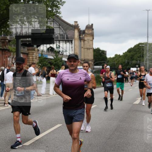 29.06.2025 - hella hamburg halbmarathon Yannick Fuchs http://msf.ph/oto/8281584 29.06.2025 10:49:46 20KM 1130, 1179, 1180, 1193, 2982, 3048, 3058, 3668, 4951, 5465, 5672, 6569, 6591, 6924, 7594, 7742, 7976, 8255, 8639, 8863, 9361, 9562, 11039, 11309, 12196, 12515, 12545, 13474, 14363, 14365, 14461, 15184, 15484, 15584, 15818, 15884, 16176, 16375, 16401, 16434, 16521, 16786, 17133, 17259, 17615, 17640, 17642, 17734, 18064, 18125, 18212, 18325, 18340, 18495, 18741, 18746, 18835, 19120, 19152 meine-sportfotos.de