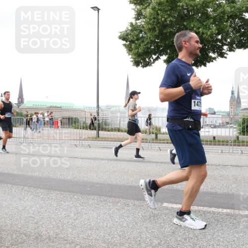 29.06.2025 - hella hamburg halbmarathon Lena Gebhardt http://msf.ph/oto/8281591 29.06.2025 10:54:58 Lombardsbrücke 12240, 13944, 147, 1013, 1198, 2084, 2090, 2244, 2452, 2566, 2586, 2632, 3002, 3274, 4039, 4191, 4192, 5185, 5216, 5392, 5500, 5727, 5882, 5993, 6279, 6395, 6396, 6839, 6944, 6982, 7219, 7238, 7766, 7986, 8012, 8186, 8403, 8519, 9521, 9596, 10109, 10331, 10458, 10471, 10686, 11033, 11226, 11287, 11567, 11569, 11737, 11788, 11908, 12147, 12148, 12240, 12268, 12270, 12930, 13098, 13272, 13283, 13548, 13944, 13945, 13979, 13980, 14515, 15160 meine-sportfotos.de