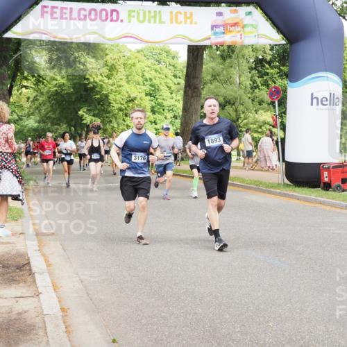 29.06.2025 - hella hamburg halbmarathon MichiJ http://msf.ph/oto/8281619 29.06.2025 10:58:00 Zwischen KM18-KM19 1893, 3176, 6166, 7462, 10775, 13610, 15085 meine-sportfotos.de