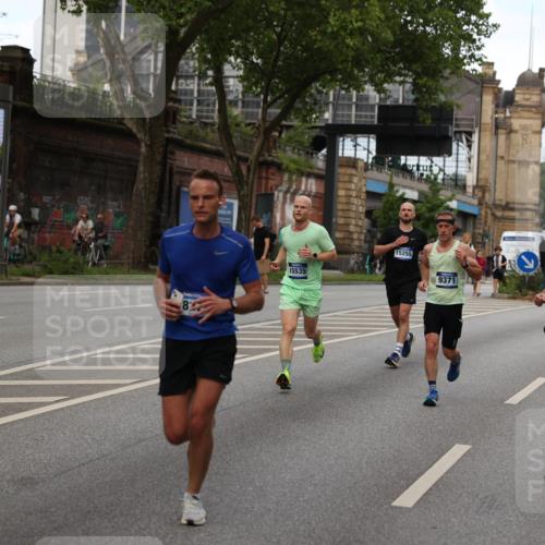 29.06.2025 - hella hamburg halbmarathon Yannick Fuchs http://msf.ph/oto/8281752 29.06.2025 10:37:28 20KM 1353, 1675, 1735, 2653, 4229, 4318, 5011, 5124, 5477, 7026, 9364, 9371, 9534, 10099, 10251, 11177, 12723, 12839, 13746, 13807, 14226, 14447, 14560, 14813, 15255, 15328, 15535, 15706, 15851, 15921, 16333, 17733, 17911, 18004, 18274, 18275, 18304, 18449, 18659, 18680, 18987, 19009, 19229 meine-sportfotos.de