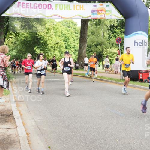 29.06.2025 - hella hamburg halbmarathon MichiJ http://msf.ph/oto/8281789 29.06.2025 10:58:03 Zwischen KM18-KM19 1893, 2904, 3176, 4394, 7462, 10283, 13610, 15085, 16456, 17174 meine-sportfotos.de