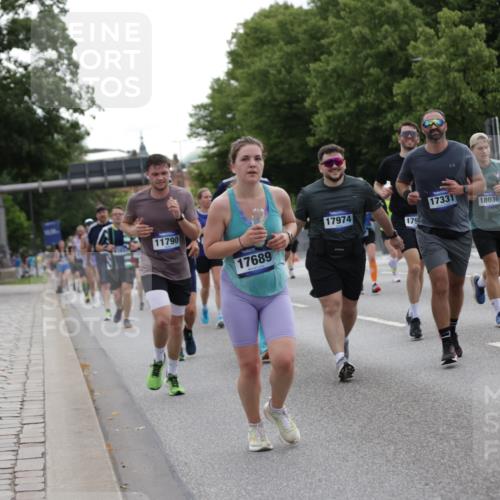 29.06.2025 - hella hamburg halbmarathon Jannik Wohlers http://msf.ph/oto/8281806 29.06.2025 10:35:08 Lombardsbrücke 1730, 1786, 1821, 2001, 2198, 2425, 2787, 4333, 4703, 4704, 4965, 5147, 5240, 5793, 6365, 6381, 6746, 6859, 6867, 7382, 8249, 8296, 8567, 9342, 9470, 9803, 9806, 10393, 10565, 10652, 11838, 11839, 12026, 12326, 12338, 12851, 13240, 13505, 13805, 14402, 14684, 15032, 15211, 16690, 16710, 17289, 17331, 17689, 17868, 17883, 17935, 17974, 17998, 18036, 18269, 18292, 18361, 18912, 19061 meine-sportfotos.de